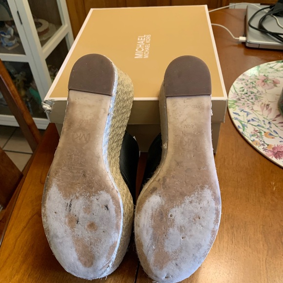 Michael Kors Size 10 Cunningham Wedges - Picture 6 of 6